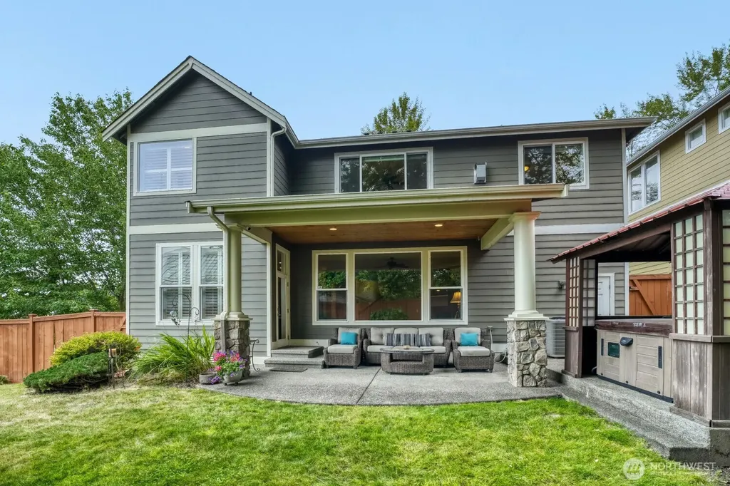 1001 S 38th Court Renton WA 98055