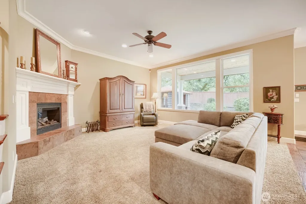 1001 S 38th Court Renton WA 98055