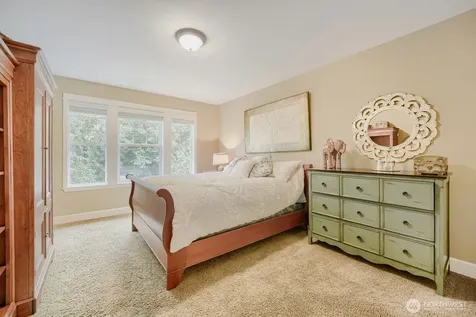 1001 S 38th Court Renton WA 98055