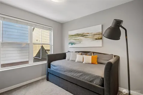 9423 Roosevelt Way NE Seattle WA 98115
