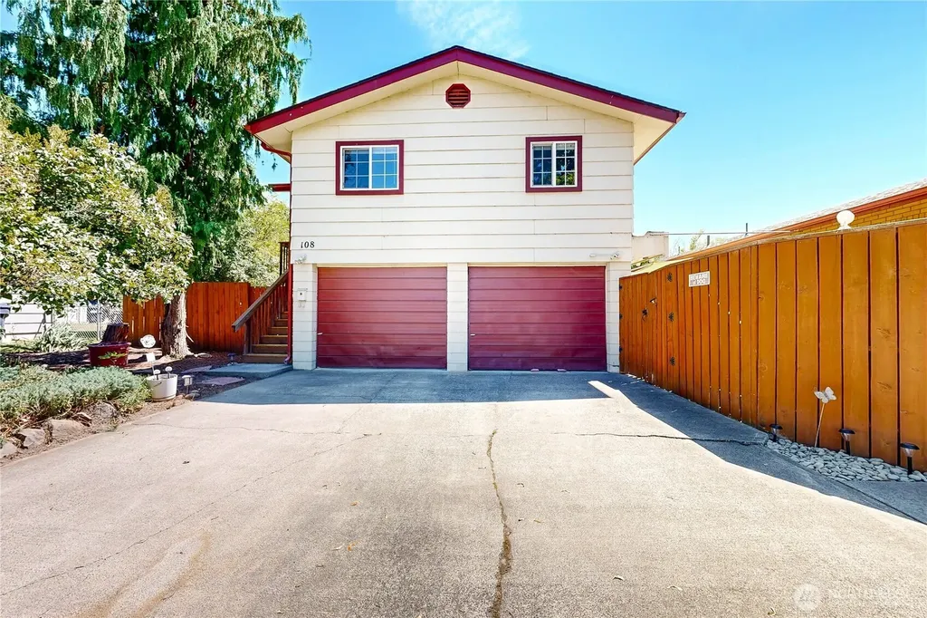 301 NE A Street College Place WA 99324