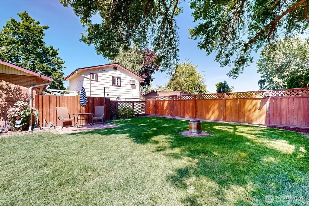301 NE A Street College Place WA 99324