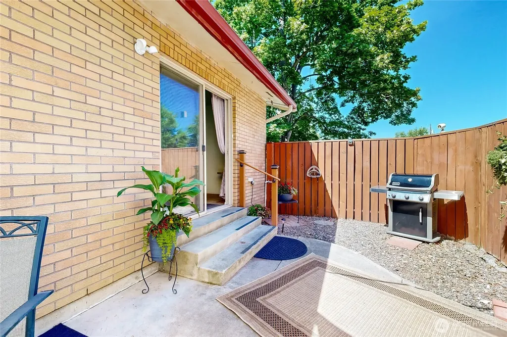 301 NE A Street College Place WA 99324