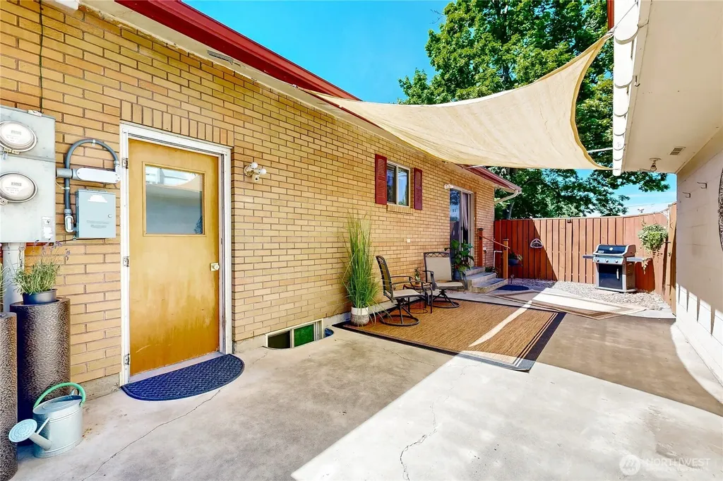 301 NE A Street College Place WA 99324