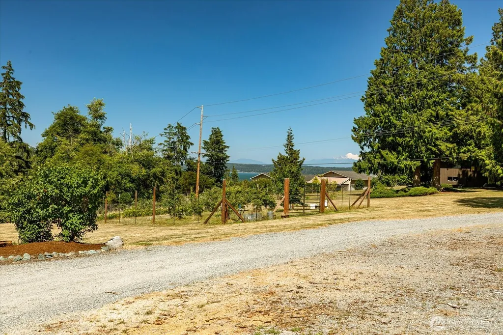 3807 Taylor Road Oak Harbor WA 98277