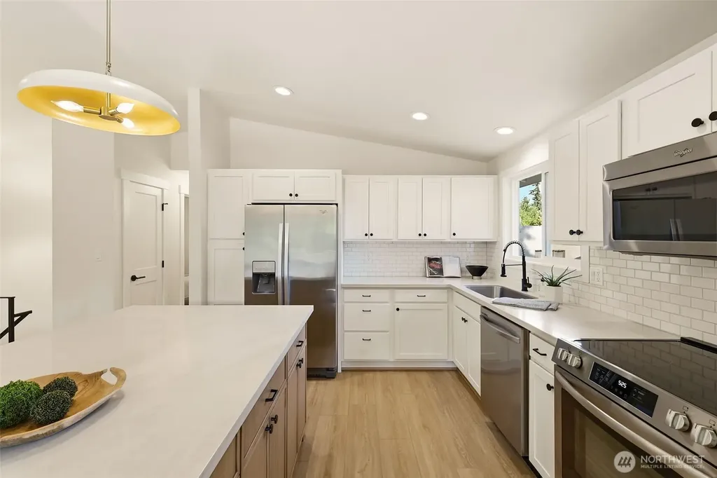 12544 25th Avenue NE Seattle WA 98125