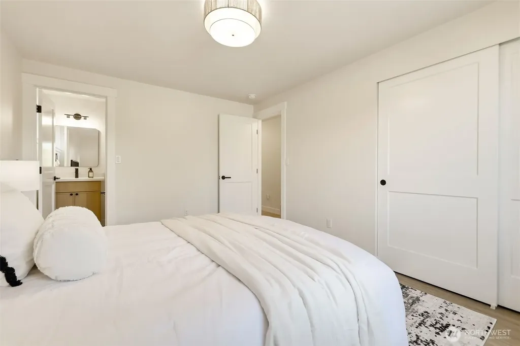 12544 25th Avenue NE Seattle WA 98125
