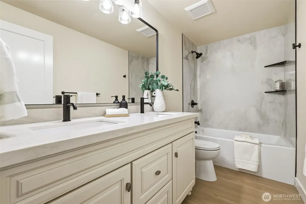 12544 25th Avenue NE Seattle WA 98125