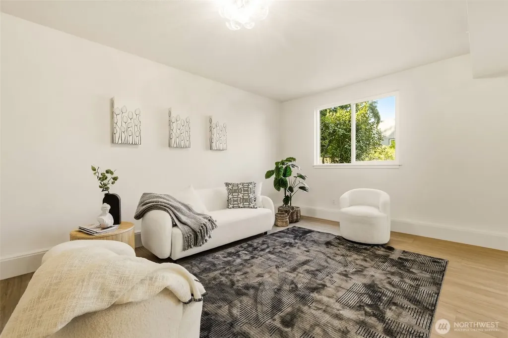 12544 25th Avenue NE Seattle WA 98125