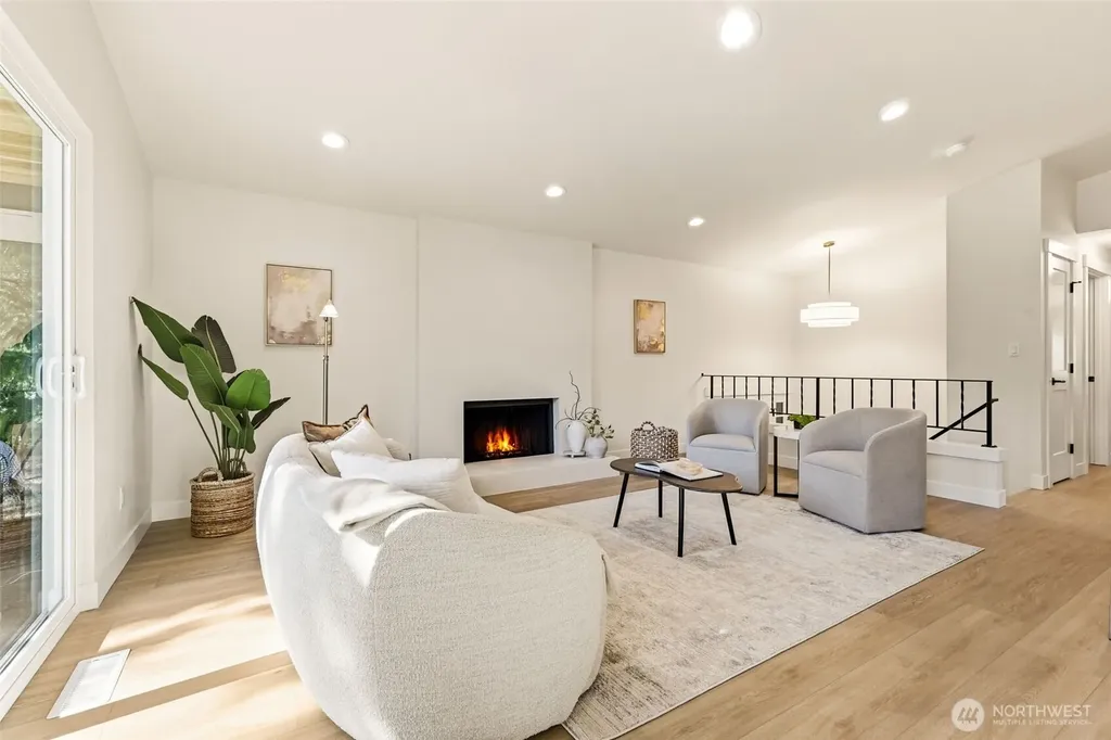 12544 25th Avenue NE Seattle WA 98125