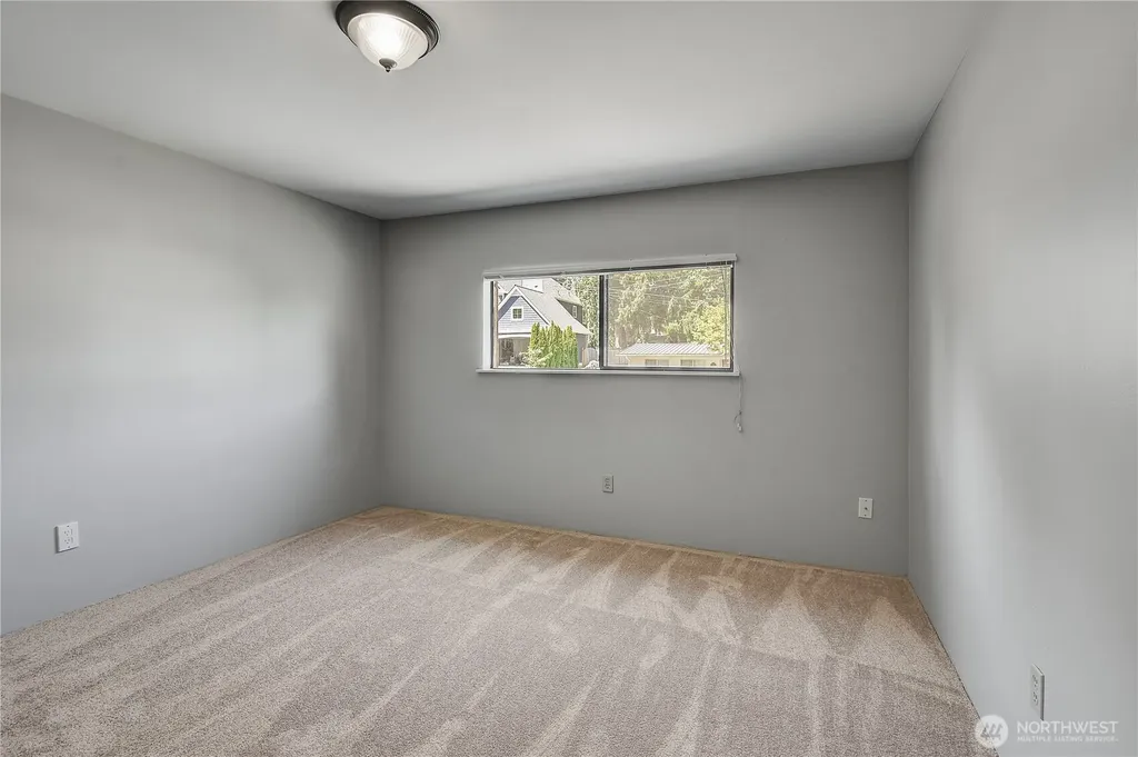 10035 NE 28th Place Bellevue WA 98004