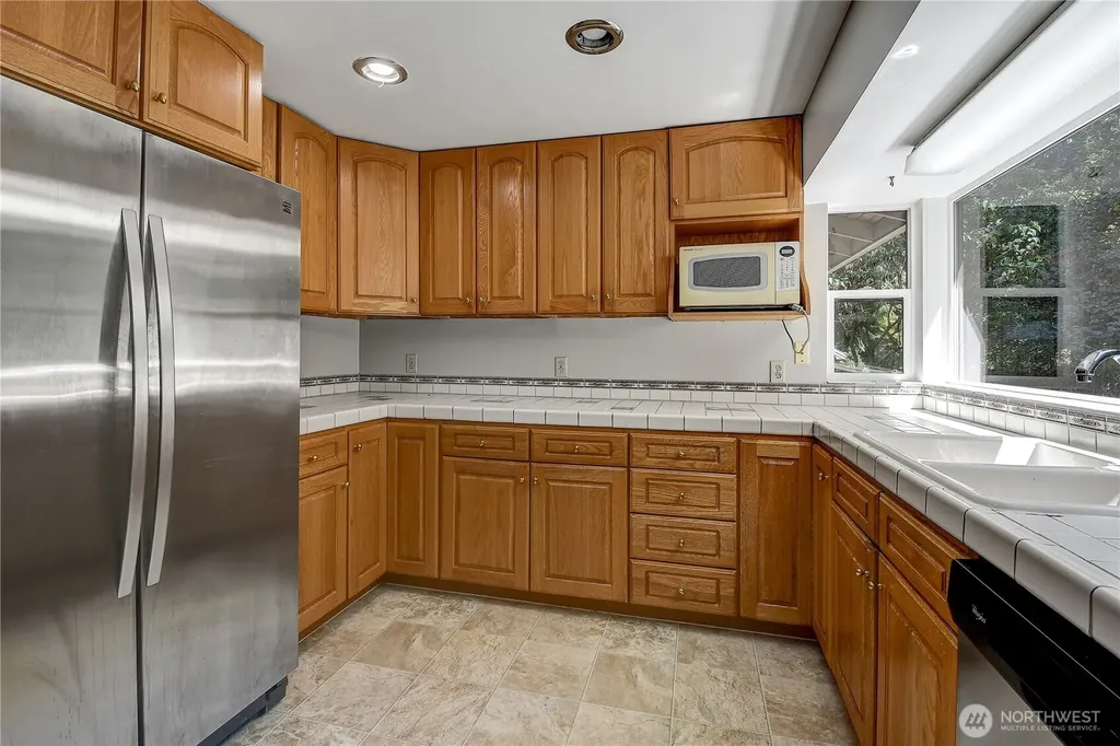 10035 NE 28th Place Bellevue WA 98004