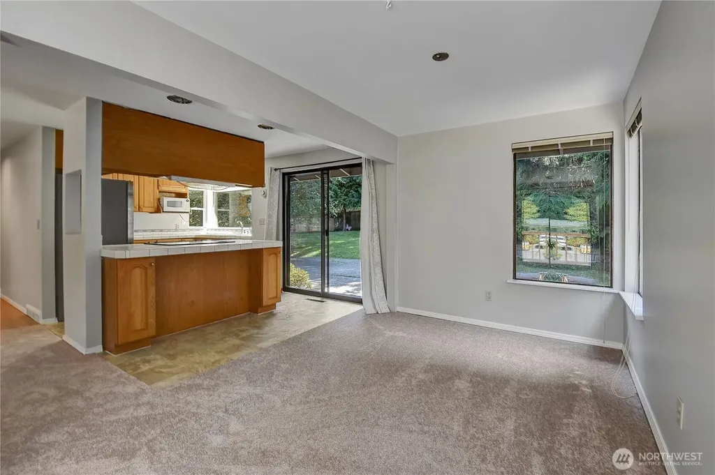 10035 NE 28th Place Bellevue WA 98004