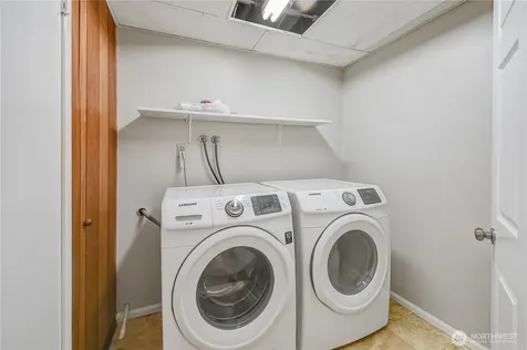 10035 NE 28th Place Bellevue WA 98004