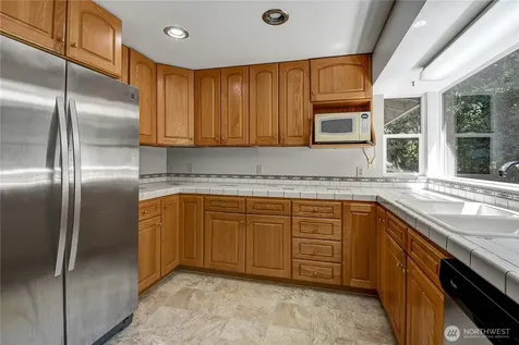 10035 NE 28th Place Bellevue WA 98004