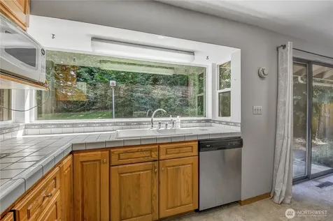 10035 NE 28th Place Bellevue WA 98004