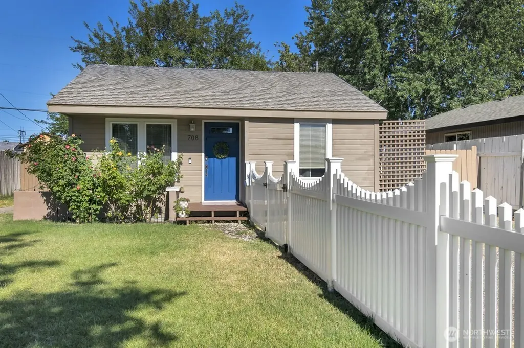 708 Sanford Avenue Richland WA 99352