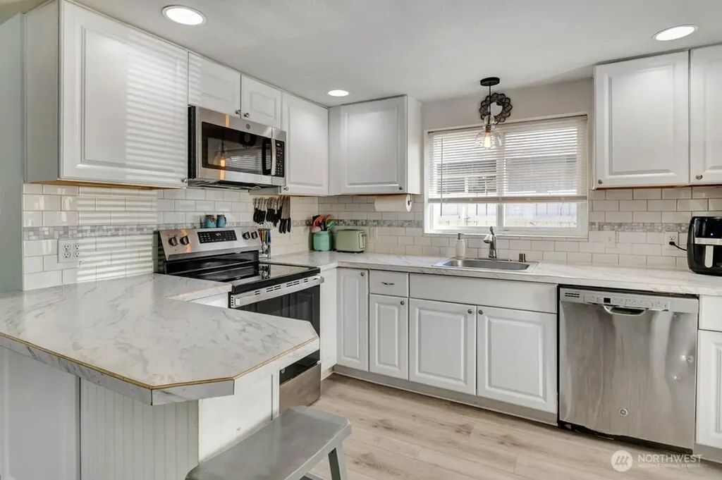 708 Sanford Avenue Richland WA 99352