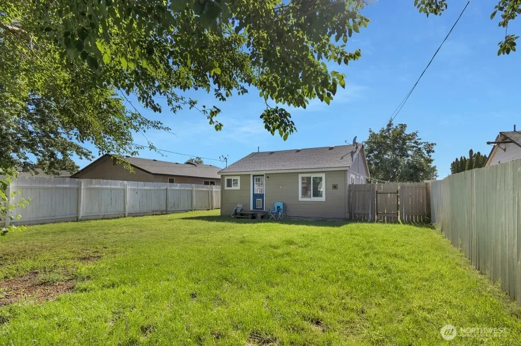 708 Sanford Avenue Richland WA 99352