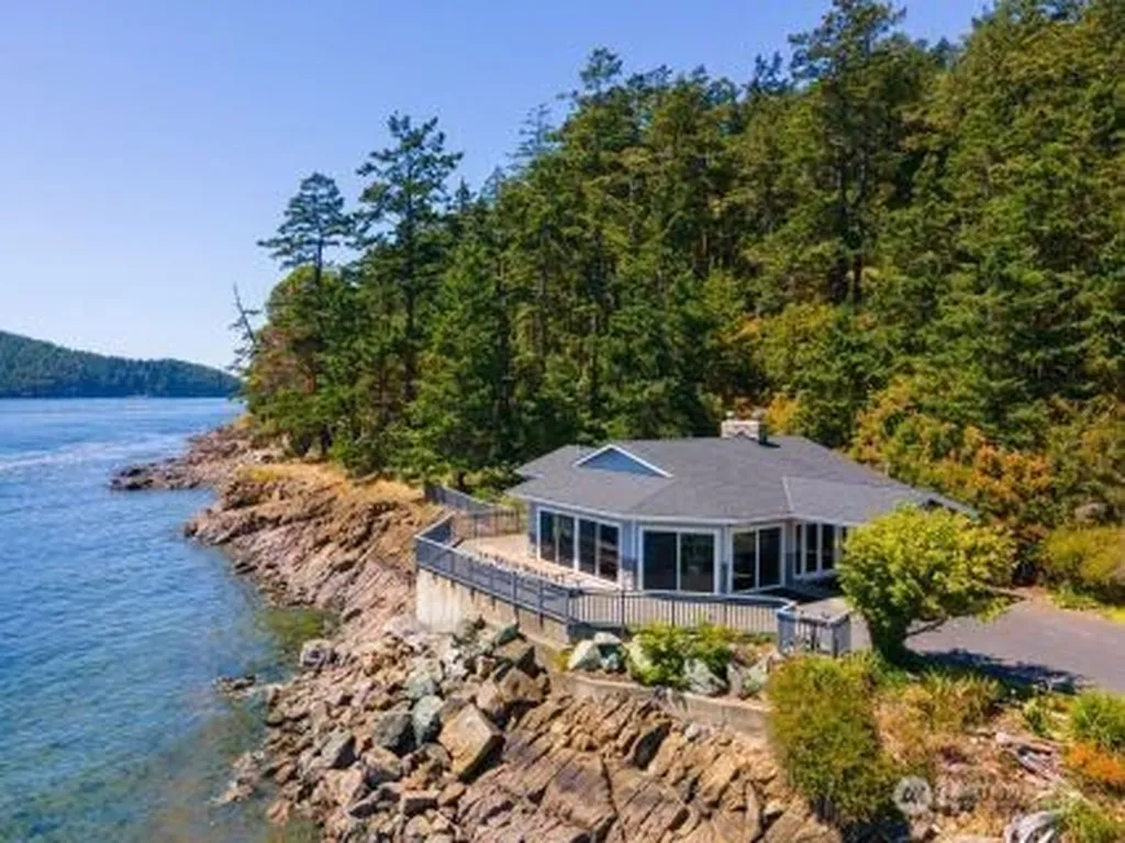 1710 Skyline Way Anacortes WA 98221