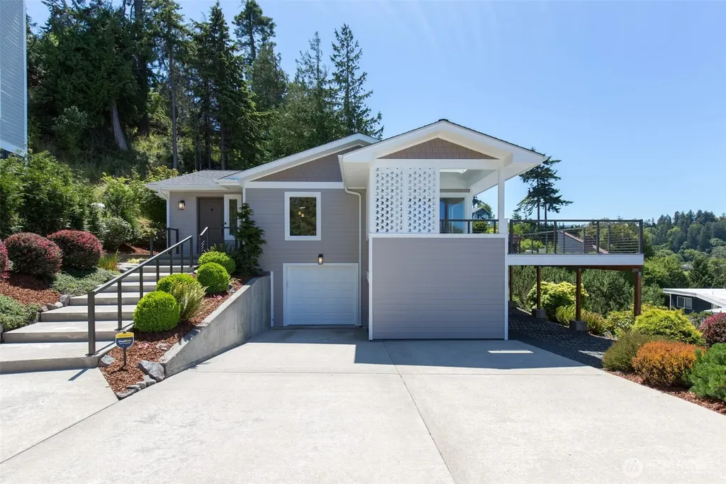 172 Sea View Drive Port Angeles WA 98362