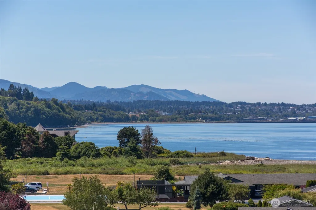 172 Sea View Drive Port Angeles WA 98362