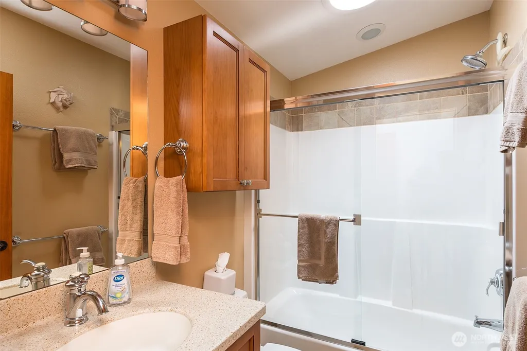 172 Sea View Drive Port Angeles WA 98362