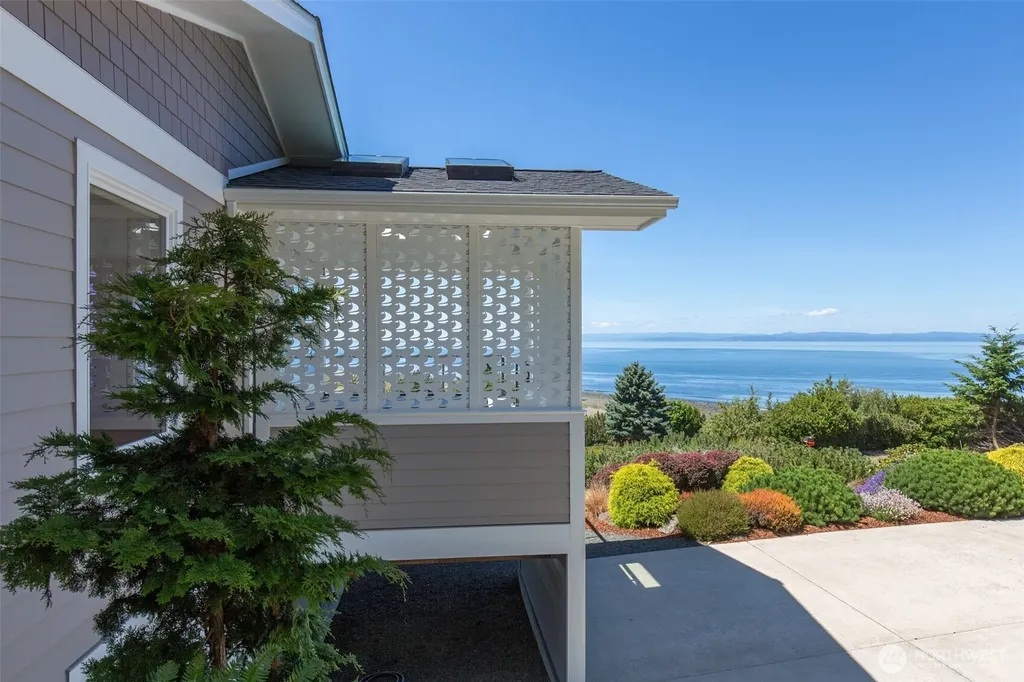 172 Sea View Drive Port Angeles WA 98362