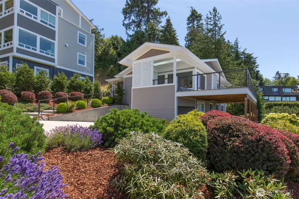 172 Sea View Drive Port Angeles WA 98362