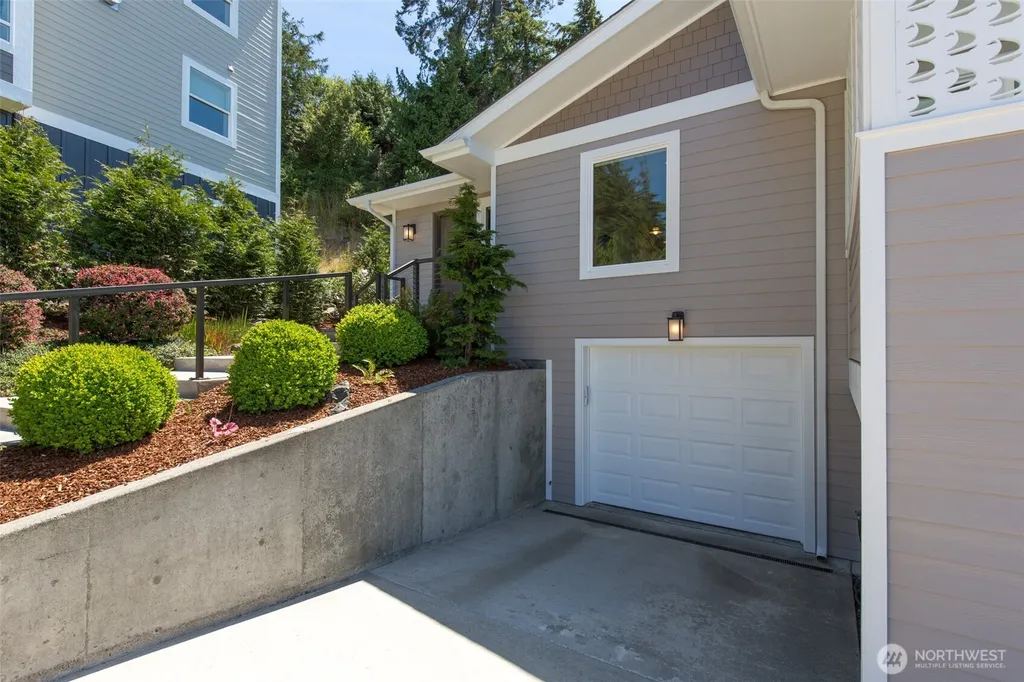 172 Sea View Drive Port Angeles WA 98362