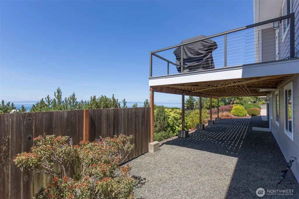 172 Sea View Drive Port Angeles WA 98362