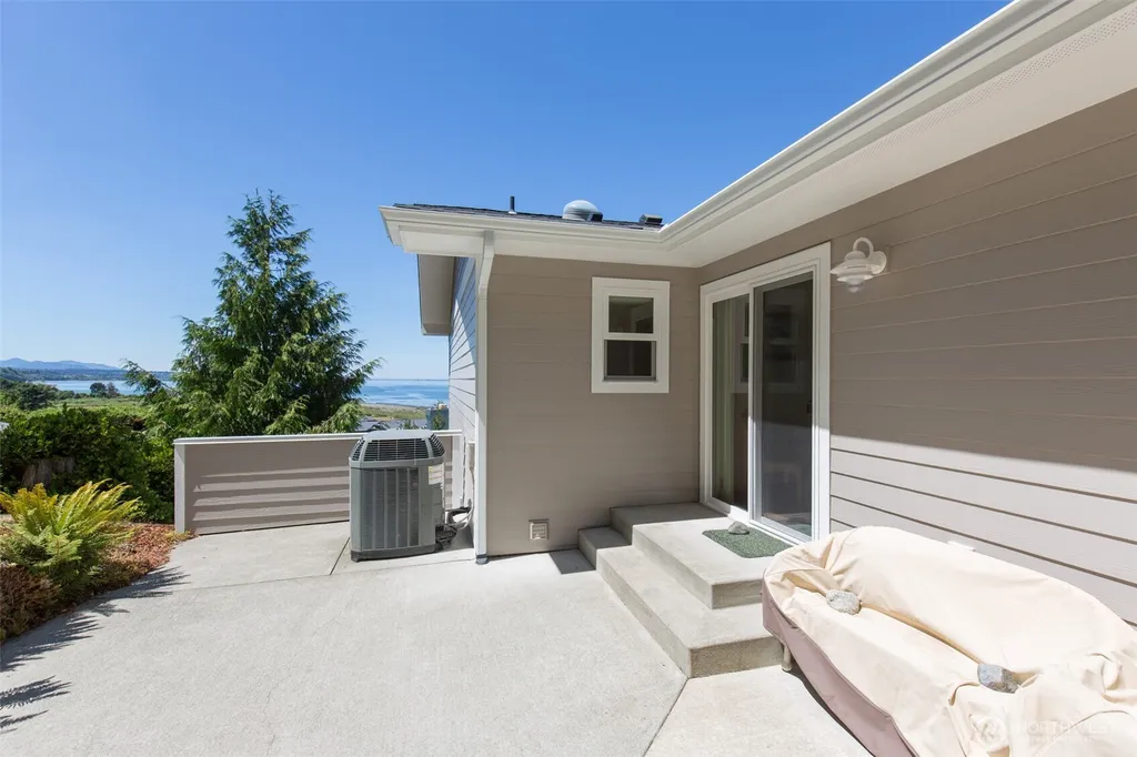 172 Sea View Drive Port Angeles WA 98362