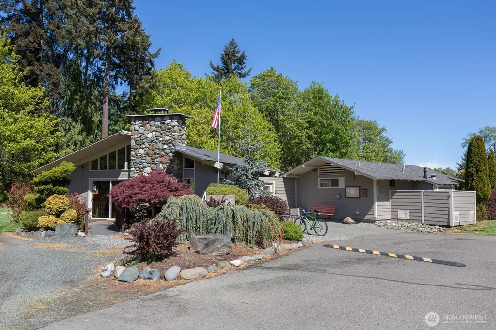 172 Sea View Drive Port Angeles WA 98362