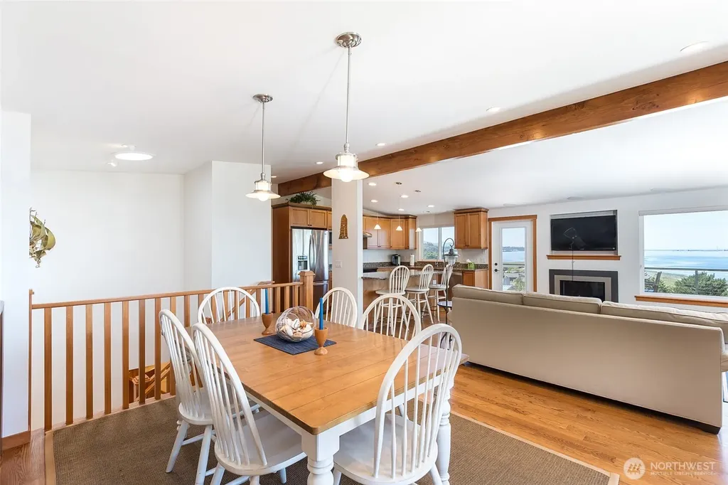 172 Sea View Drive Port Angeles WA 98362
