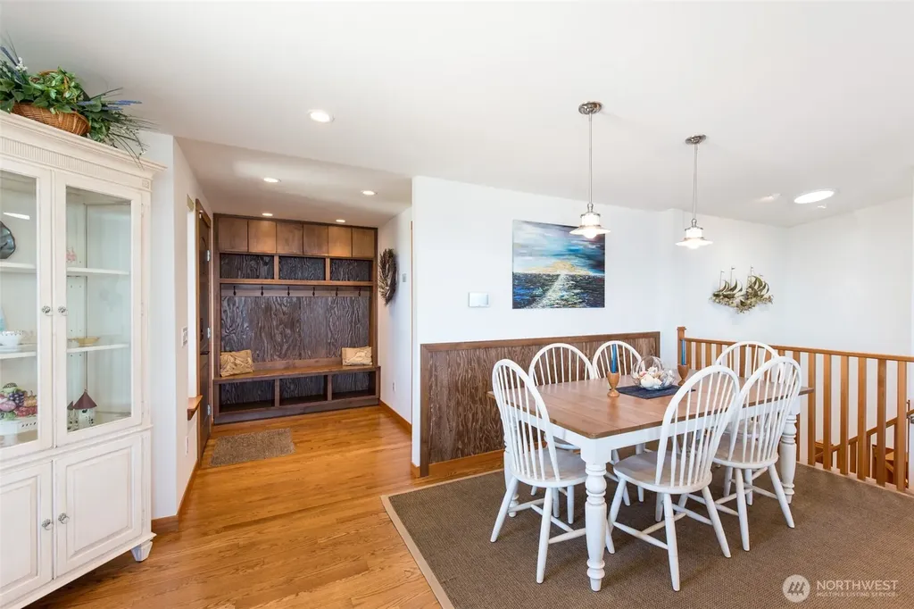 172 Sea View Drive Port Angeles WA 98362