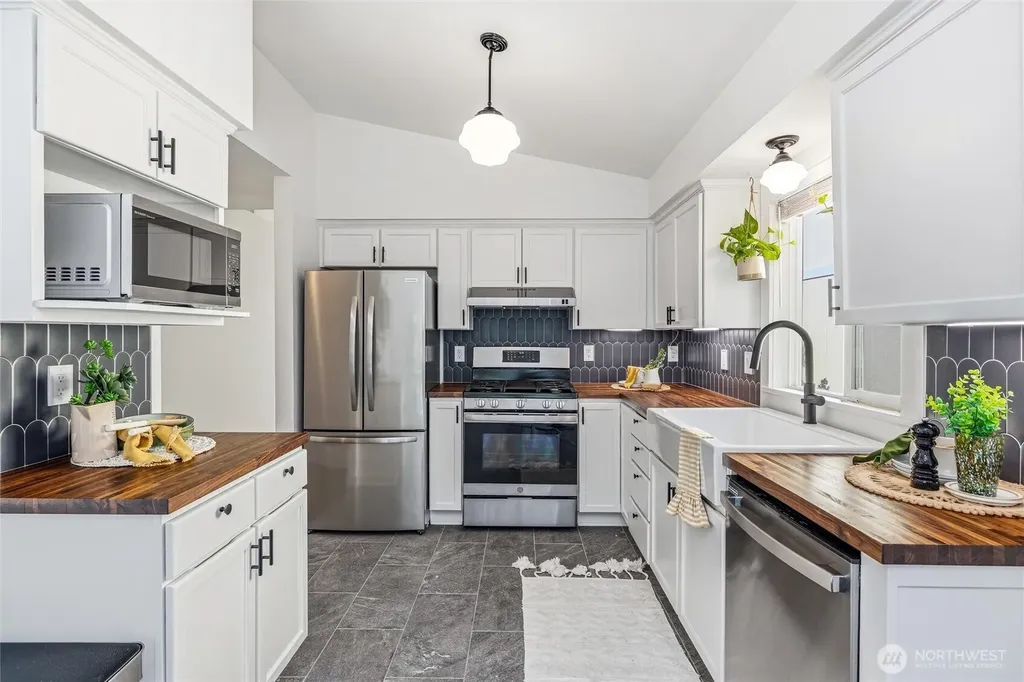 1531 Fruitland Drive Bellingham WA 98226