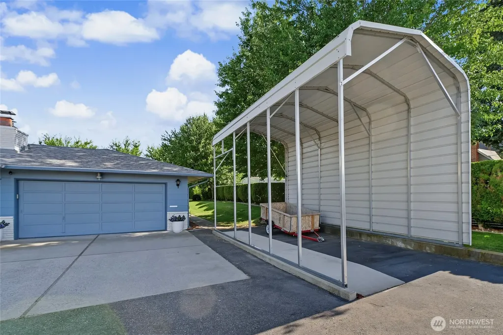 1313 Castlerock Avenue Wenatchee WA 98801