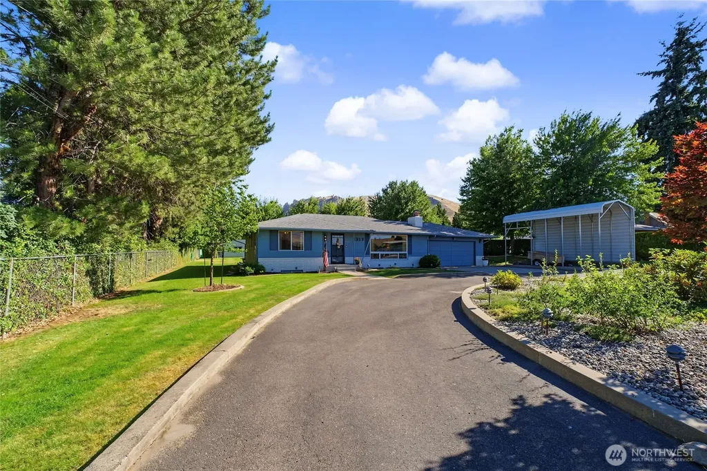 1313 Castlerock Avenue Wenatchee WA 98801