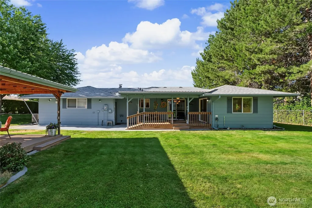 1313 Castlerock Avenue Wenatchee WA 98801