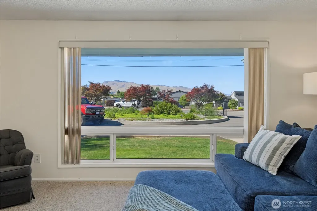 1313 Castlerock Avenue Wenatchee WA 98801