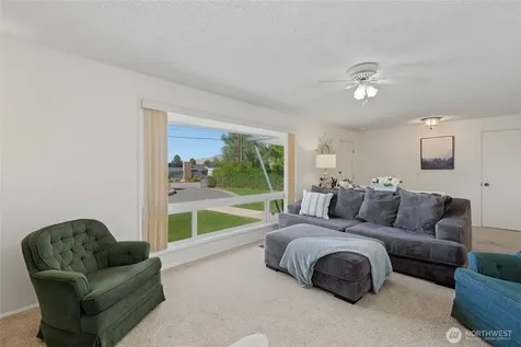 1313 Castlerock Avenue Wenatchee WA 98801