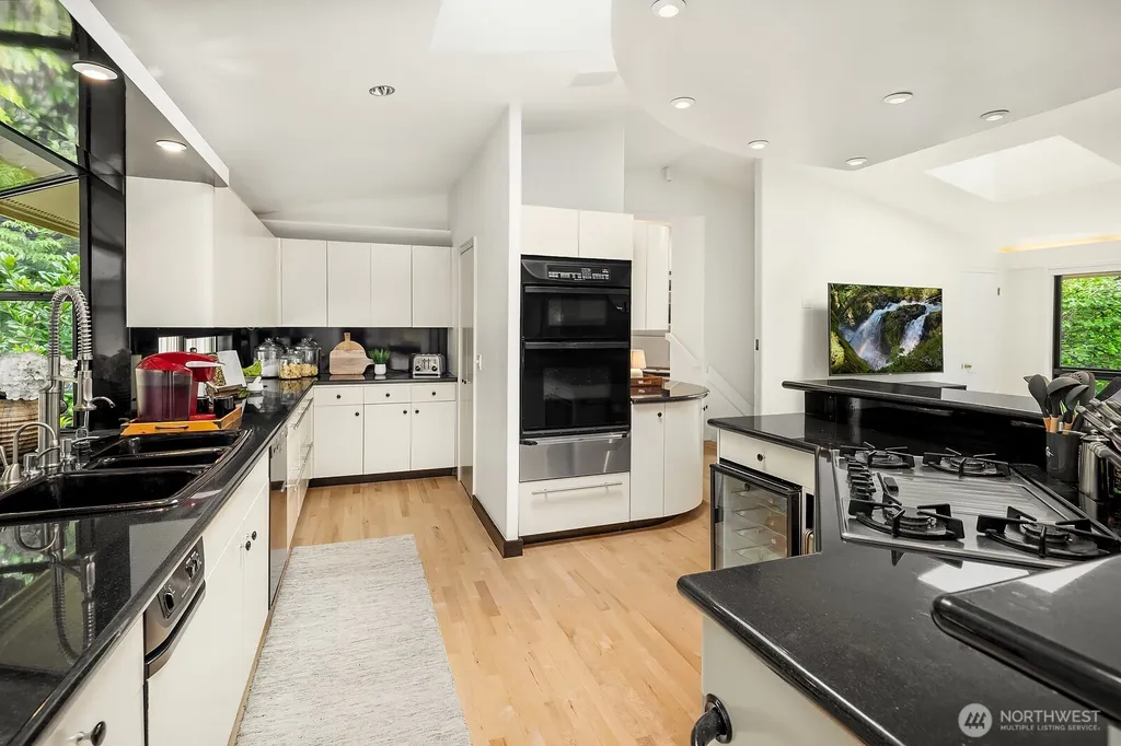 2725 Sahalee Drive W Sammamish WA 98074