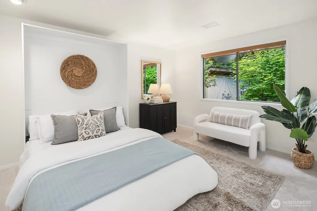 2725 Sahalee Drive W Sammamish WA 98074