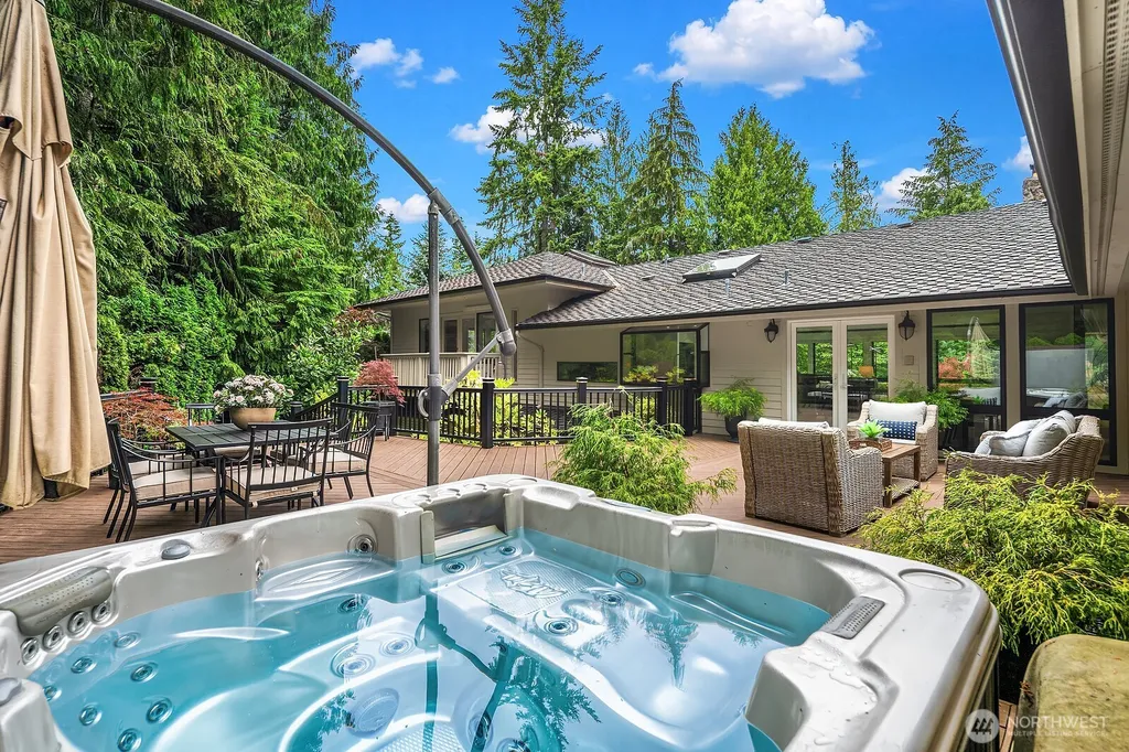 2725 Sahalee Drive W Sammamish WA 98074
