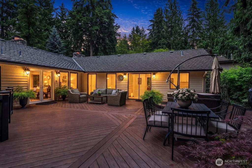 2725 Sahalee Drive W Sammamish WA 98074