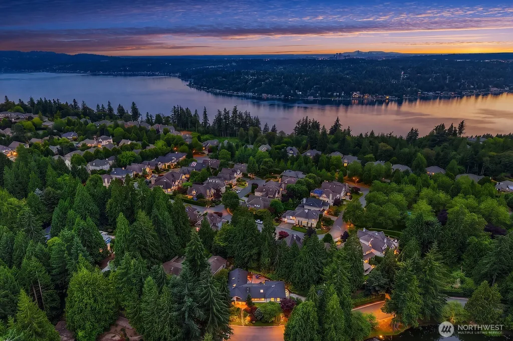 2725 Sahalee Drive W Sammamish WA 98074