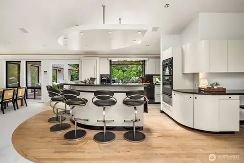 2725 Sahalee Drive W Sammamish WA 98074