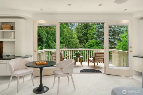 2725 Sahalee Drive W Sammamish WA 98074
