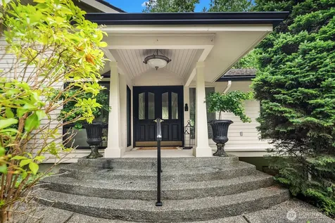 2725 Sahalee Drive W Sammamish WA 98074