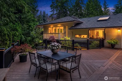 2725 Sahalee Drive W Sammamish WA 98074